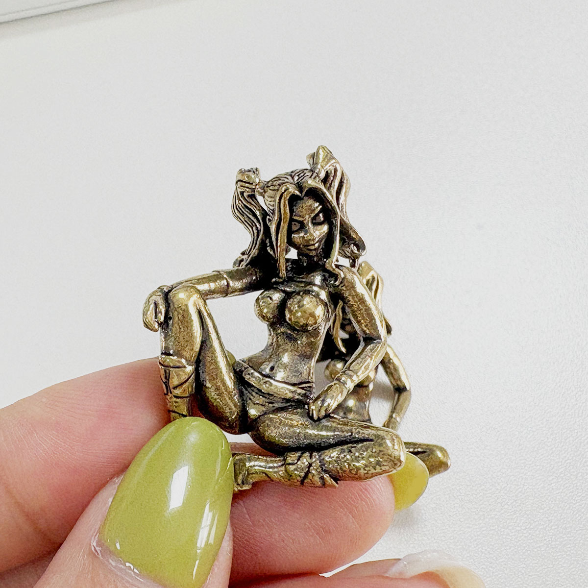 Beauty Girl Brass Knife Beads  - огляд і ціна Paracord Survival Bracelet
